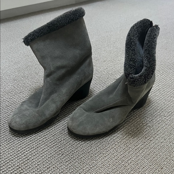 AEROSOLES Shoes - AEROSOLES Gray Ankle Boots with Black Trim